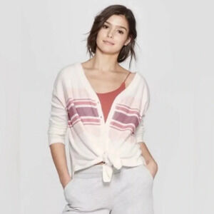 Colsie White Long Sleeve Button up waffle shirt size Medium